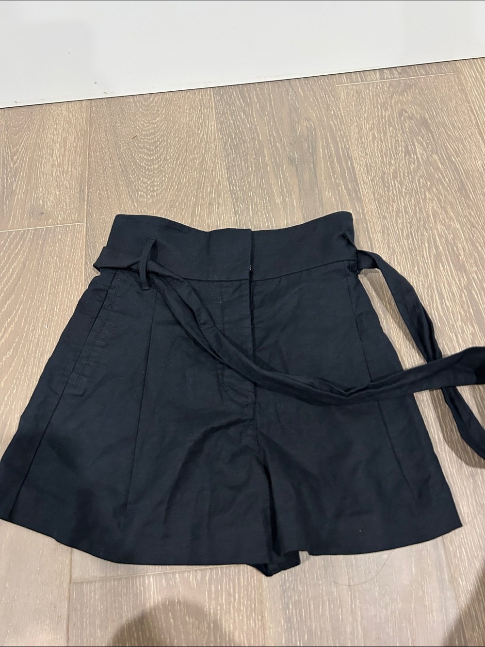 Wilfred size 2 cotton linen shorts